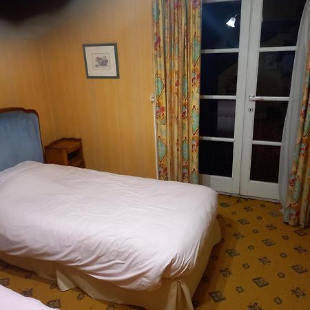 Tromcourt Hotell Couvin Eksteriør bilde