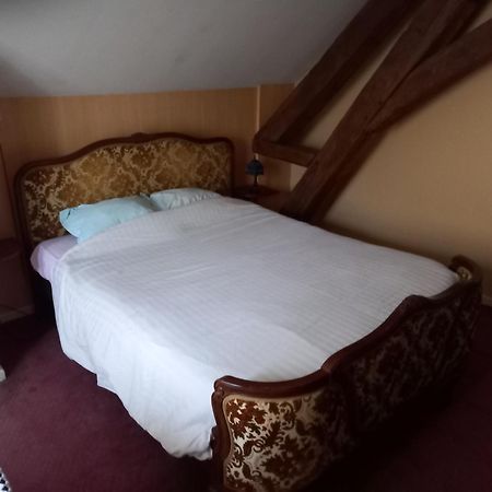 Tromcourt Hotell Couvin Eksteriør bilde