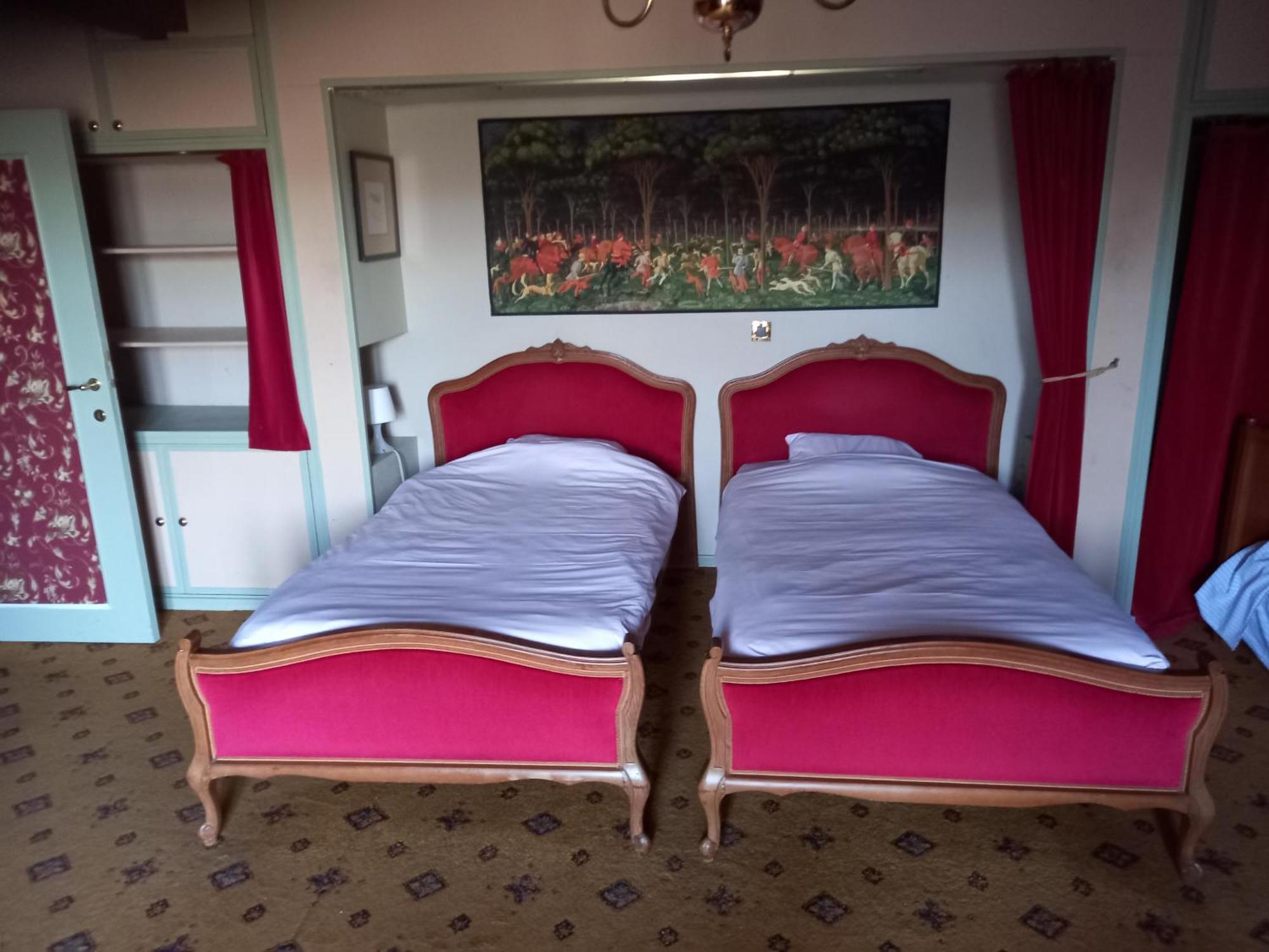 Tromcourt Hotell Couvin Eksteriør bilde